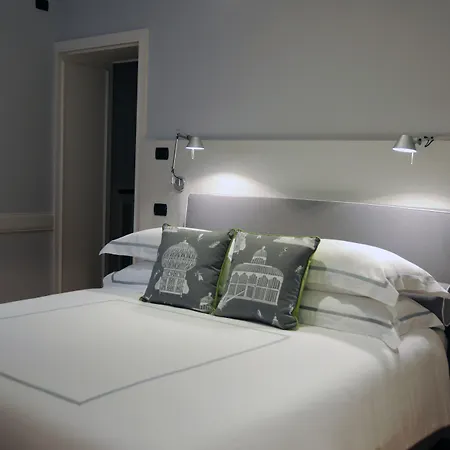 Fontana Di Trevi 4* Rom