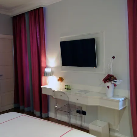 Fontana Di Trevi Gæstehus 4*