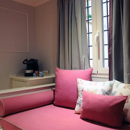 Fontana Di Trevi Gæstehus 4*