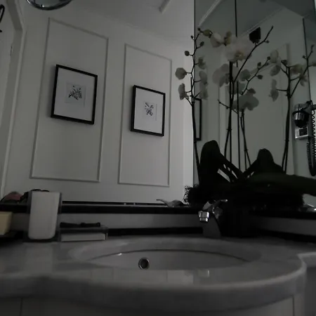 Fontana Di Trevi Gæstehus 4*